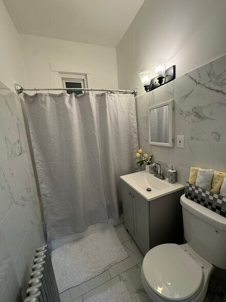 Building Photo - 4 Montrose St