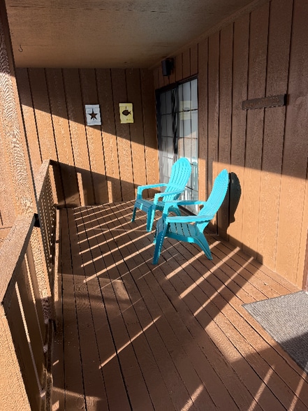 Building Photo - 33803 Electric Blvd