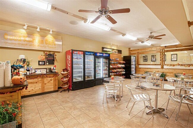Building Photo - 2462 Brazilia Dr