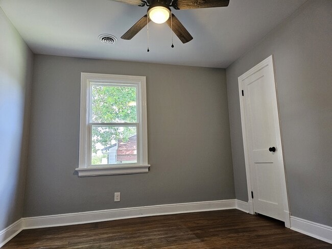 Building Photo - 132 N Beech Ave