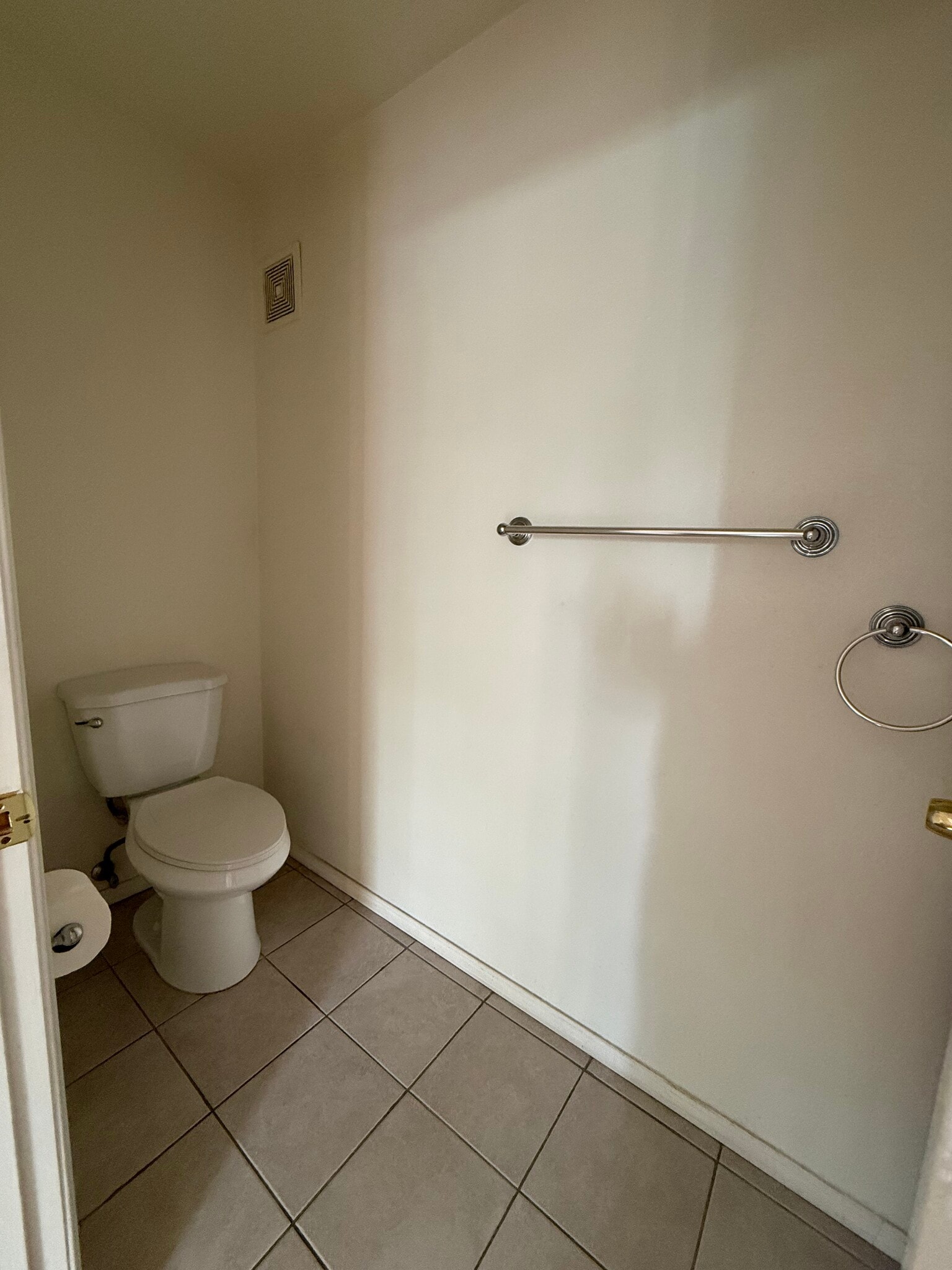 Building Photo - 26145 Frampton Ave