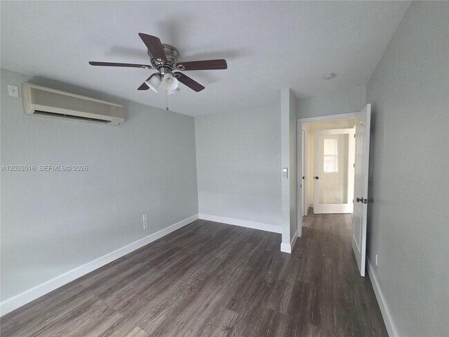 Building Photo - 4415 Tyler St