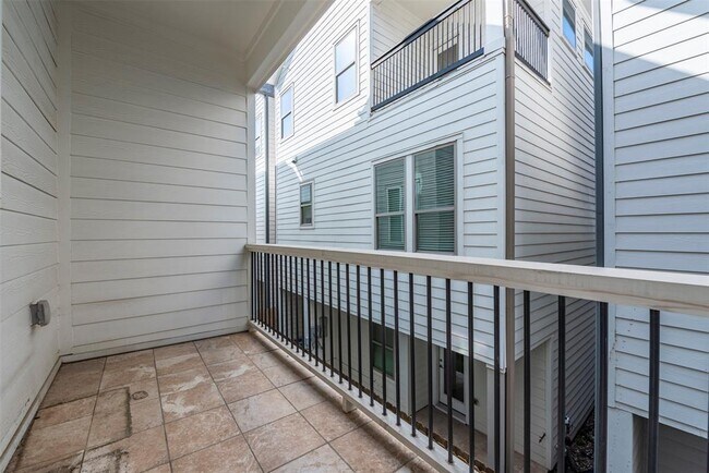 Building Photo - 849 Fisher St