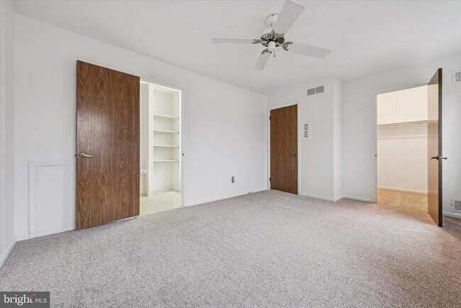 Building Photo - 120 Caernarvon Ct