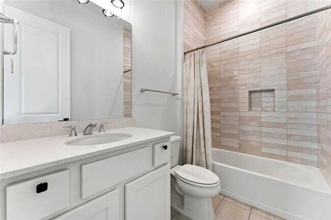 Building Photo - 704 Prairie Clover Dr