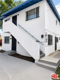 Building Photo - 1136 W 109th Pl
