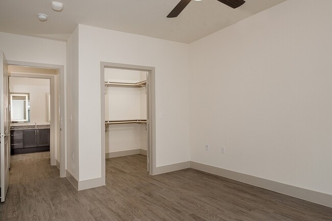 Building Photo - 8900 Six Pines Dr