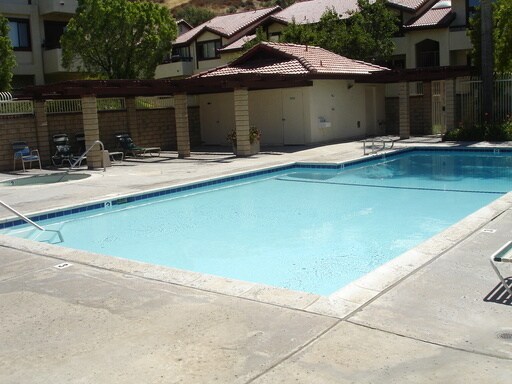 Building Photo - Canyon Oaks 2 Bedroom Rental Home in Canyon Country.