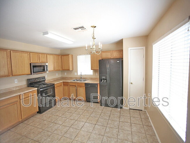 Building Photo - 12915 W Lawrence Ct