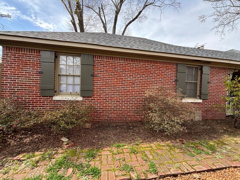 Building Photo - 3659 Highland Park Pl