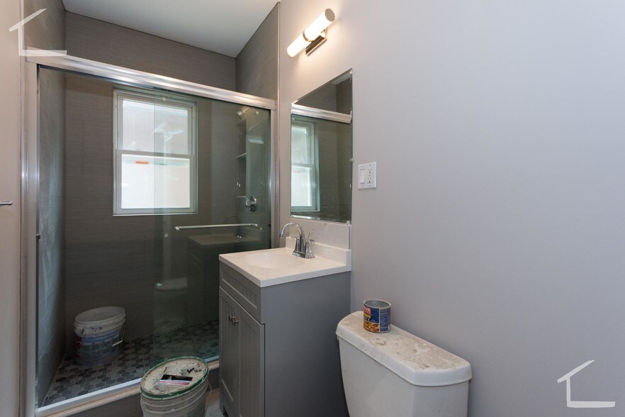 Building Photo - 39 Long Ave