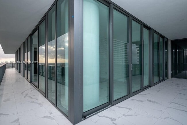 Building Photo - 480 NE 31st St