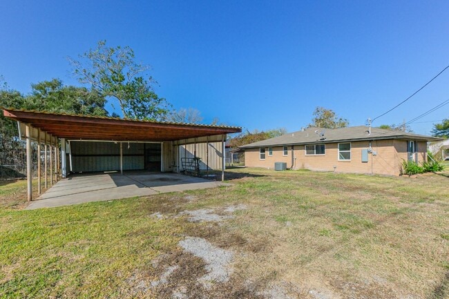 Building Photo - 802 Wright St