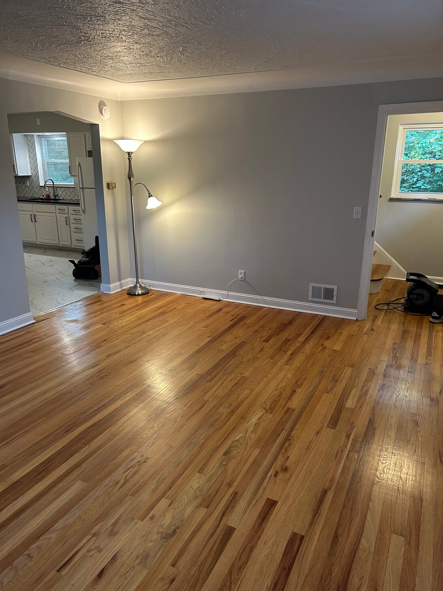 Living Room - 1877 Memorial Pky