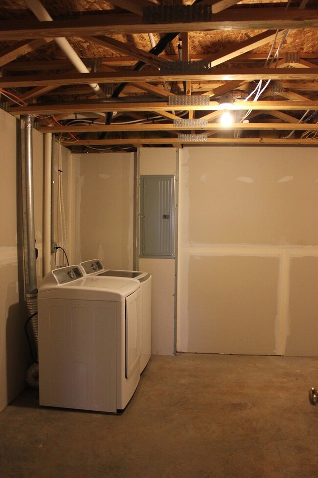 Building Photo - Townhouse for Rent in Taylor Springs