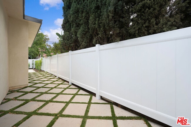 Building Photo - 17510 Miranda St