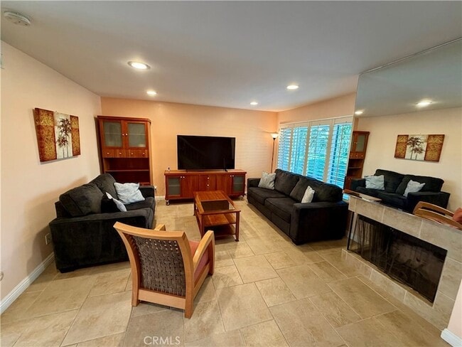 Building Photo - 6855 Valley Circle Blvd