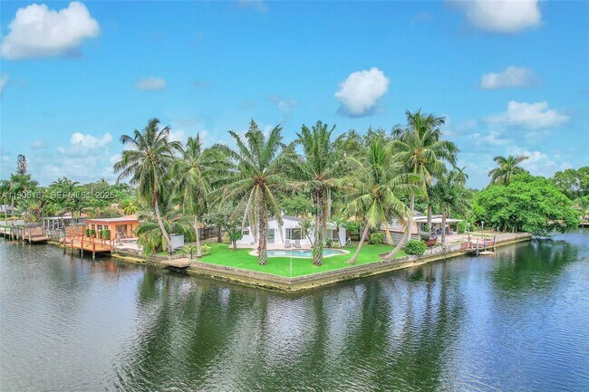 Building Photo - 2702 Scott St