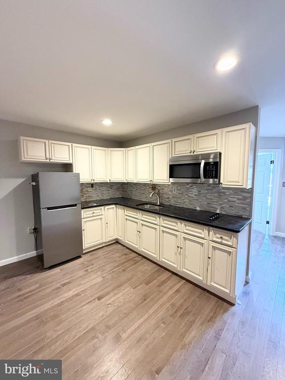 Building Photo - 2654 S 11th St