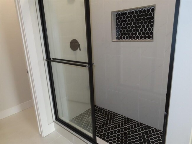 Building Photo - 1891 Lapis Ave