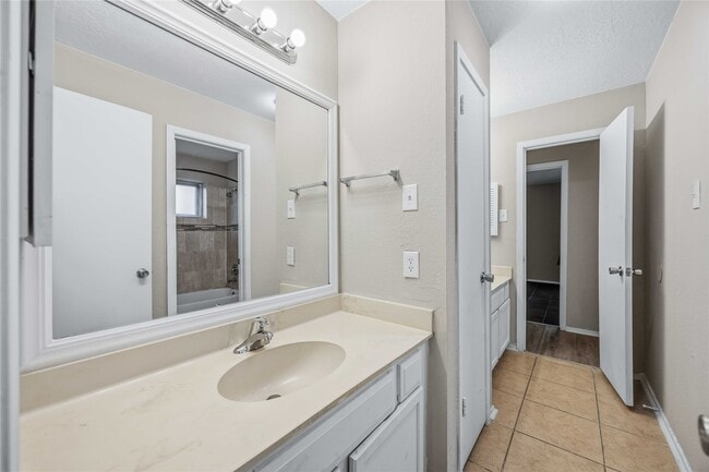 Building Photo - 16702 Quail Meadow Dr