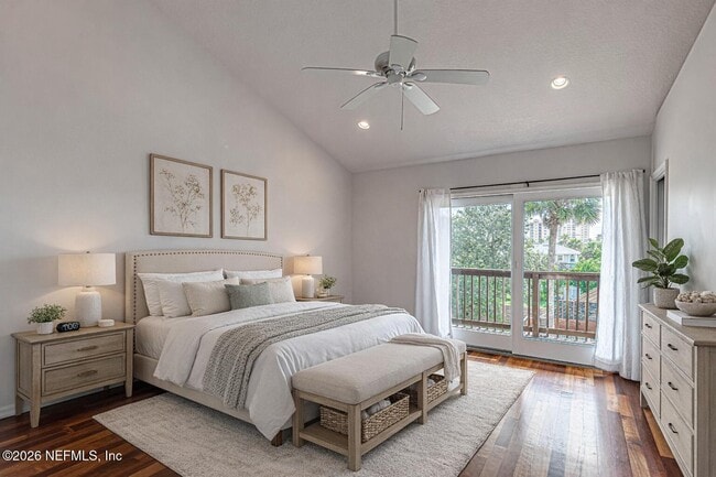 Building Photo - 445 8th Ave N