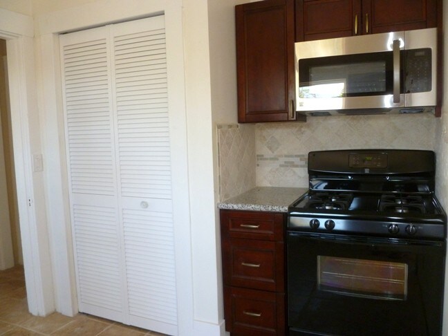 KITCHEN - 1012 Marin St