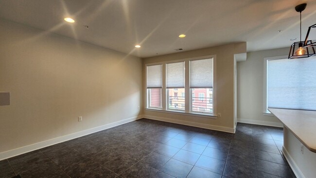 Building Photo - 3 BR Plus Den and Garage in Potomac Yard!