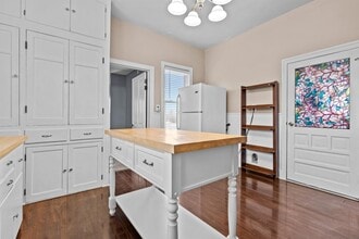 Building Photo - 116 Olive St