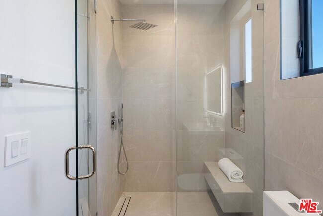 Building Photo - 14822 Hesby St