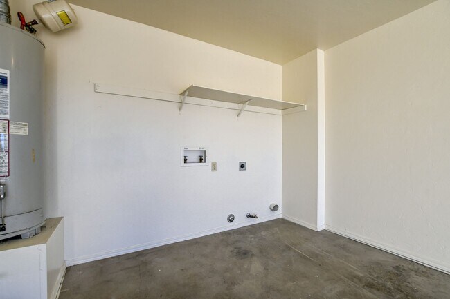 Building Photo - 7100 Roundup Dr