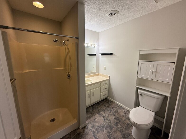 Building Photo - 6328 Neighbor Dr