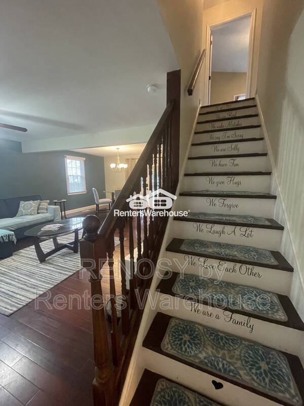 Building Photo - 8203 Watersedge Rd