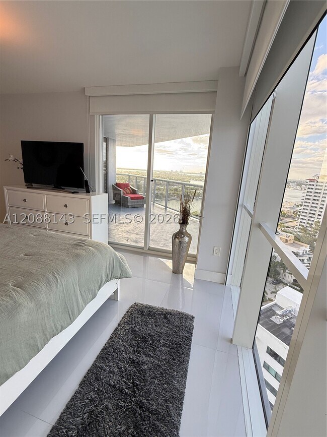 Building Photo - 6301 Collins Ave