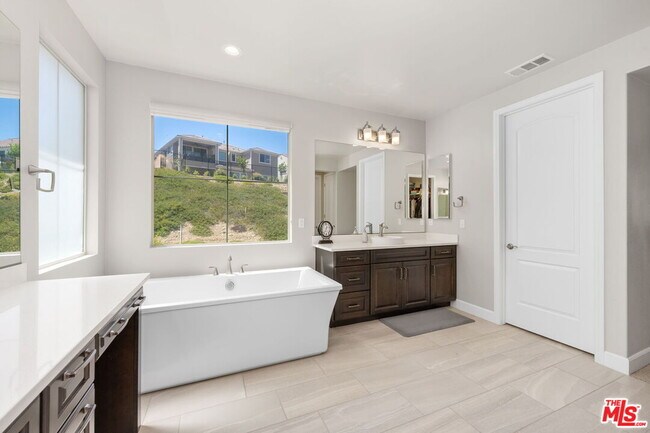 Building Photo - 24236 W Stone Bend Ln