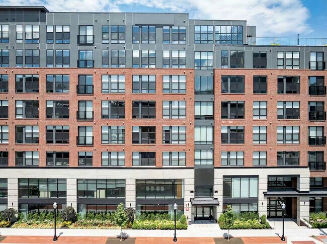 Building Photo - 150 Broad St