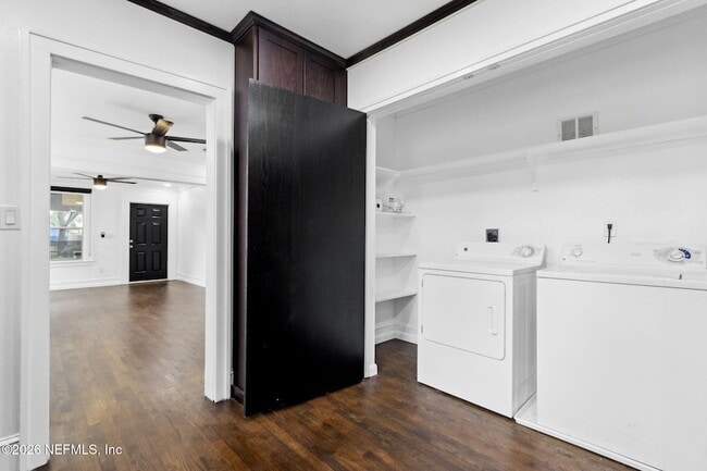 Building Photo - 836 Lynton St