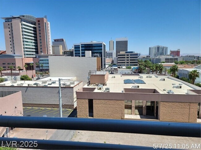 Building Photo - 353 E Bonneville Ave