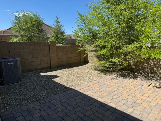 Building Photo - 5632 N Teaberry Ln