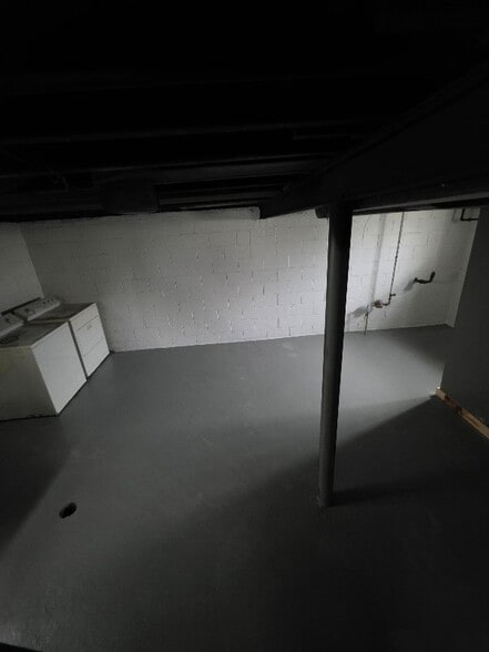 Building Photo - 15712 Evergreen Rd