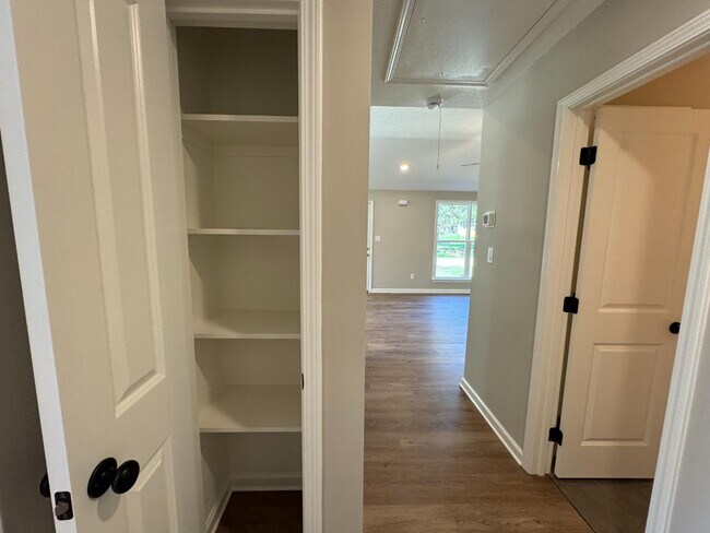 Building Photo - 2508 Vine St