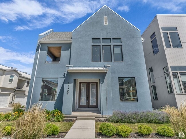 Building Photo - Amazing Executive Home Now Available!