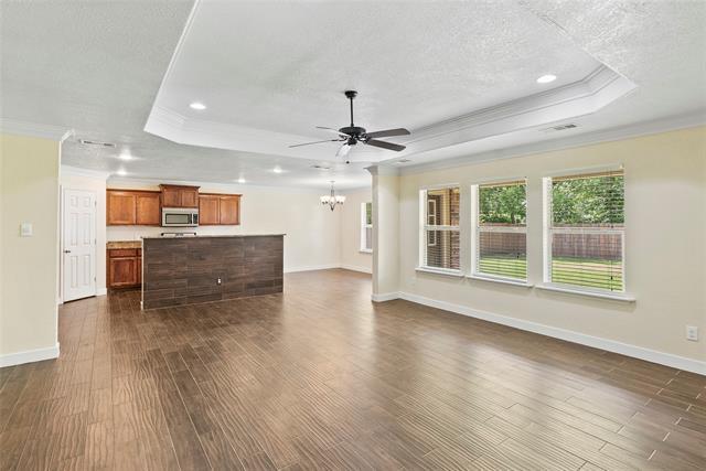 Building Photo - 750 S Valentine Dr