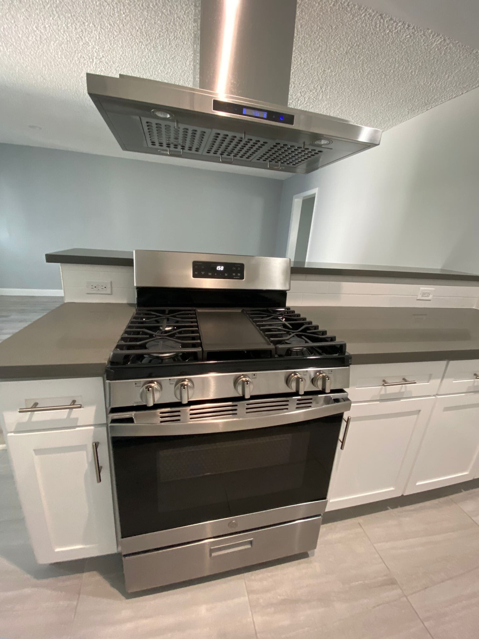 Building Photo - 4015 W Adams Blvd