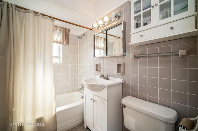 Building Photo - 4914 Louise St