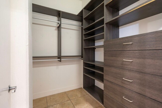 Building Photo - North Park Lofts - Historic Pearl District Warehouse Studio w/parking/most utilities/private balc...