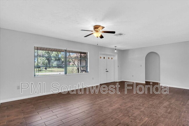 Building Photo - 7365 S Leewynn Dr