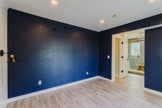 Building Photo - Great updated house in Southeast Denver near Cherry Hills!