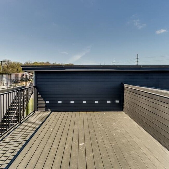 Building Photo - Stunning 4 Bedroom, 3.5 Bath Luxury Home in Nashville