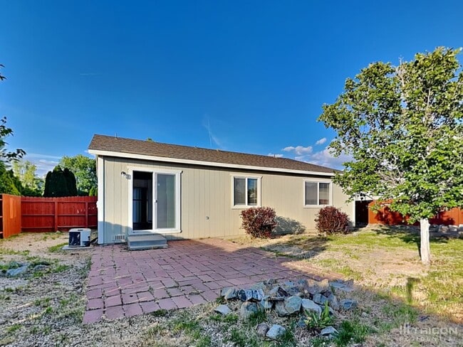 Building Photo - 18196 Almondleaf Ct